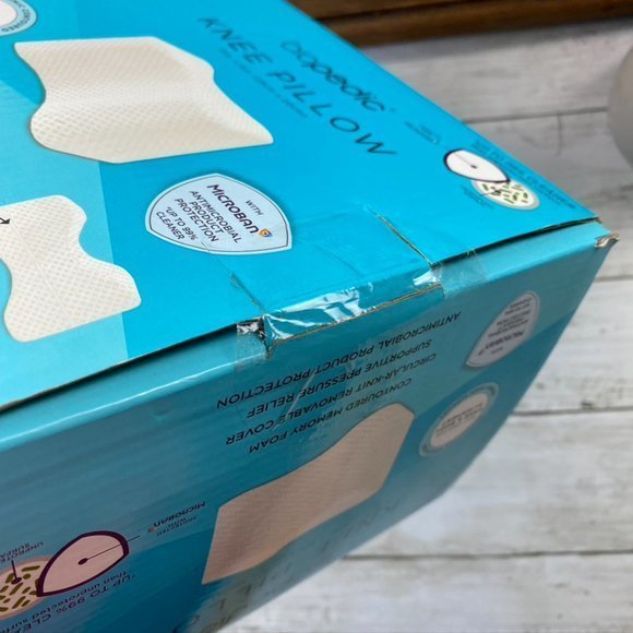 Biopedic Knee Pillow, Made With Memory Foam.  Supports &‎ Alignment, 10 "×8". - Picture 4 of 6